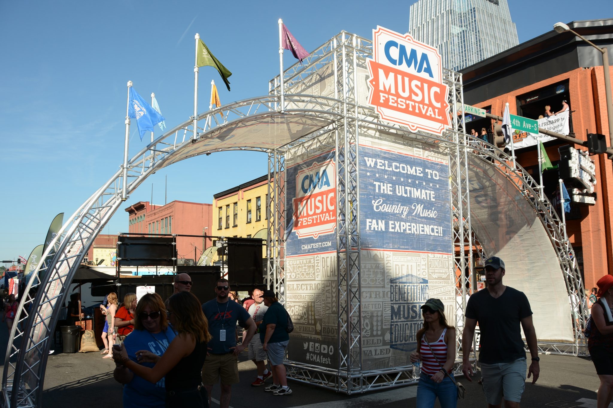 Image_2-_CMA_Music_Festival-1706-1482251138